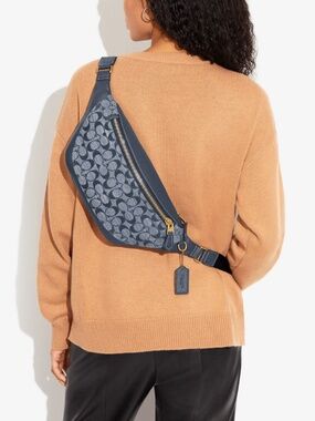 COACH Warren Belt bag - signature chambray denim